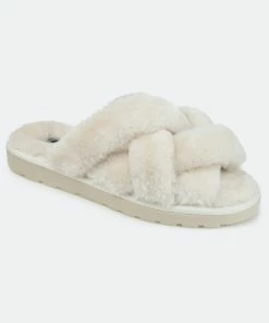 Journee Collection Women&apos;s Faux Fur Quiet Slipper