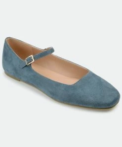 Journee Collection Women&apos;s Carrie Flat