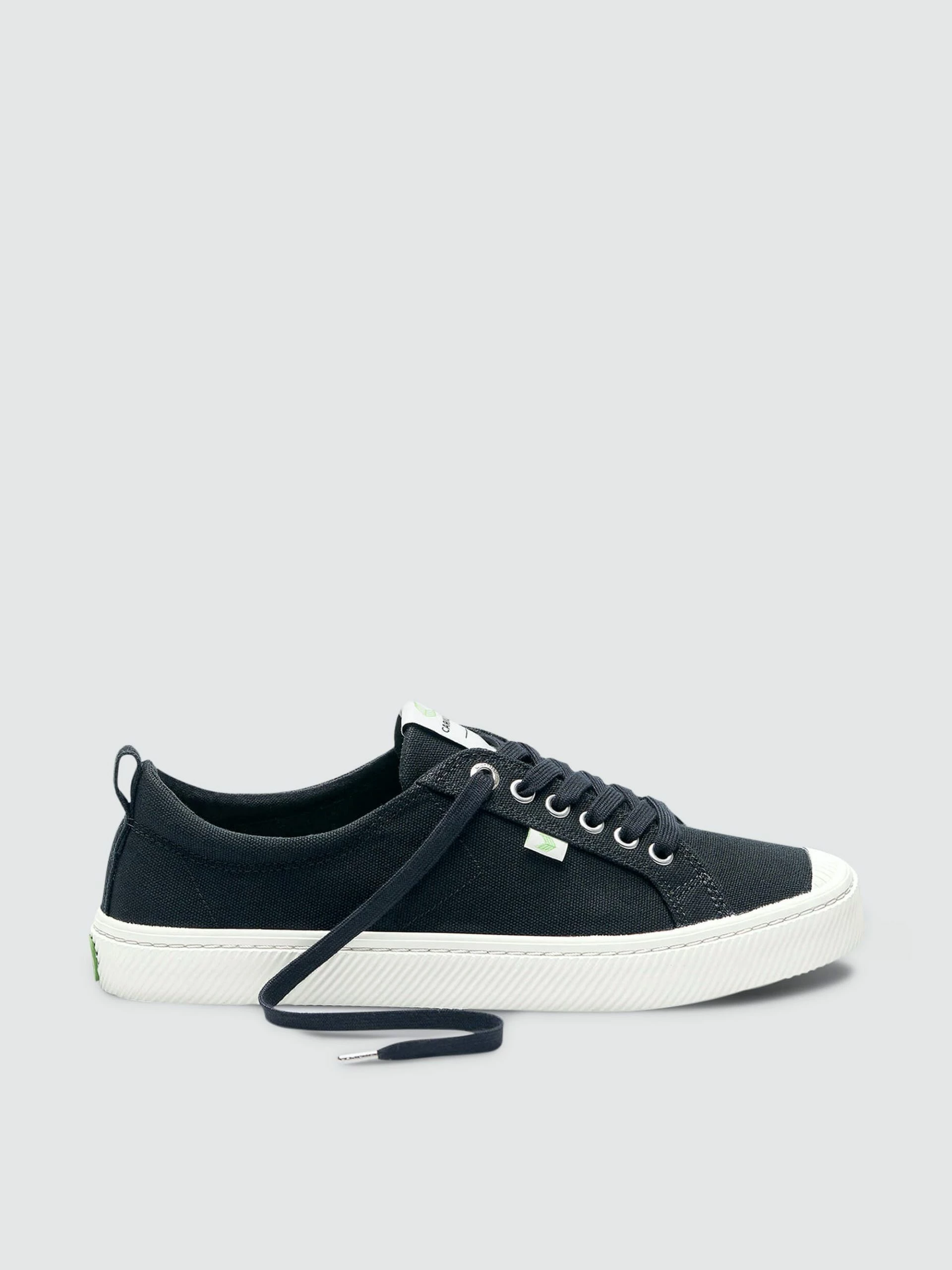 CARIUMA OCA Low Black Canvas Sneaker Women