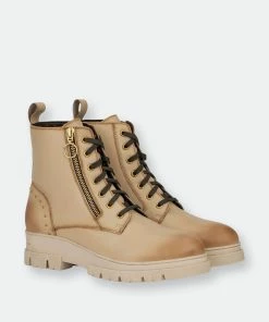 Vintage Foundry Co. . Women&apos;s Rocky Boot