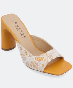 Journee Collection Women's Daivia Sandals