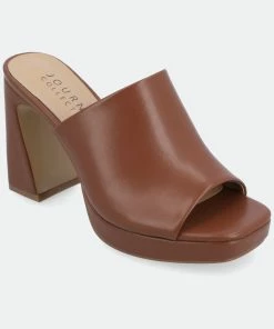 Journee Collection Women's Ezzlynn Sandals