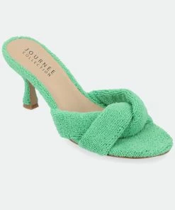 Journee Collection Women&apos;s Mannon Pumps