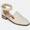 Journee Collection Women&apos;s Wide Width Loreta Flat