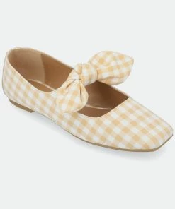 Journee Collection Women&apos;s Tru Comfort Foam Seralinn Flats