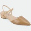 Journee Collection Women&apos;s Brynn Pumps