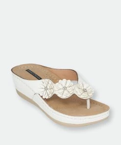 GC SHOES Ammie White Wedge Sandals