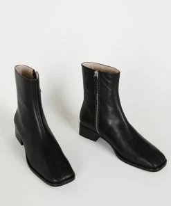 Intentionally Blank Tour Black