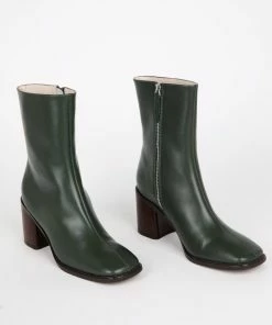 Intentionally Blank Contour Heeled Boot - Juniper