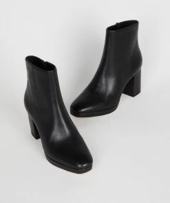 Intentionally Blank Rachel Heeled Boot - Black