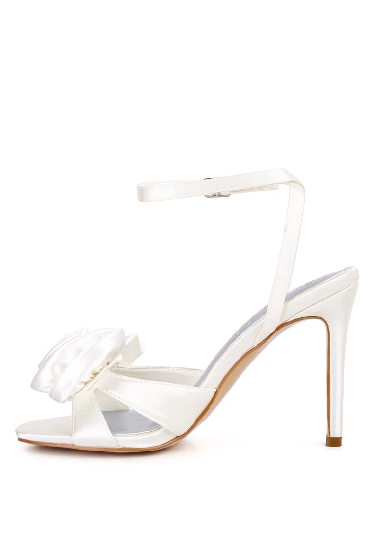 Rag & Co Haumet White Rose Bow Embellished Sandals - Image 4