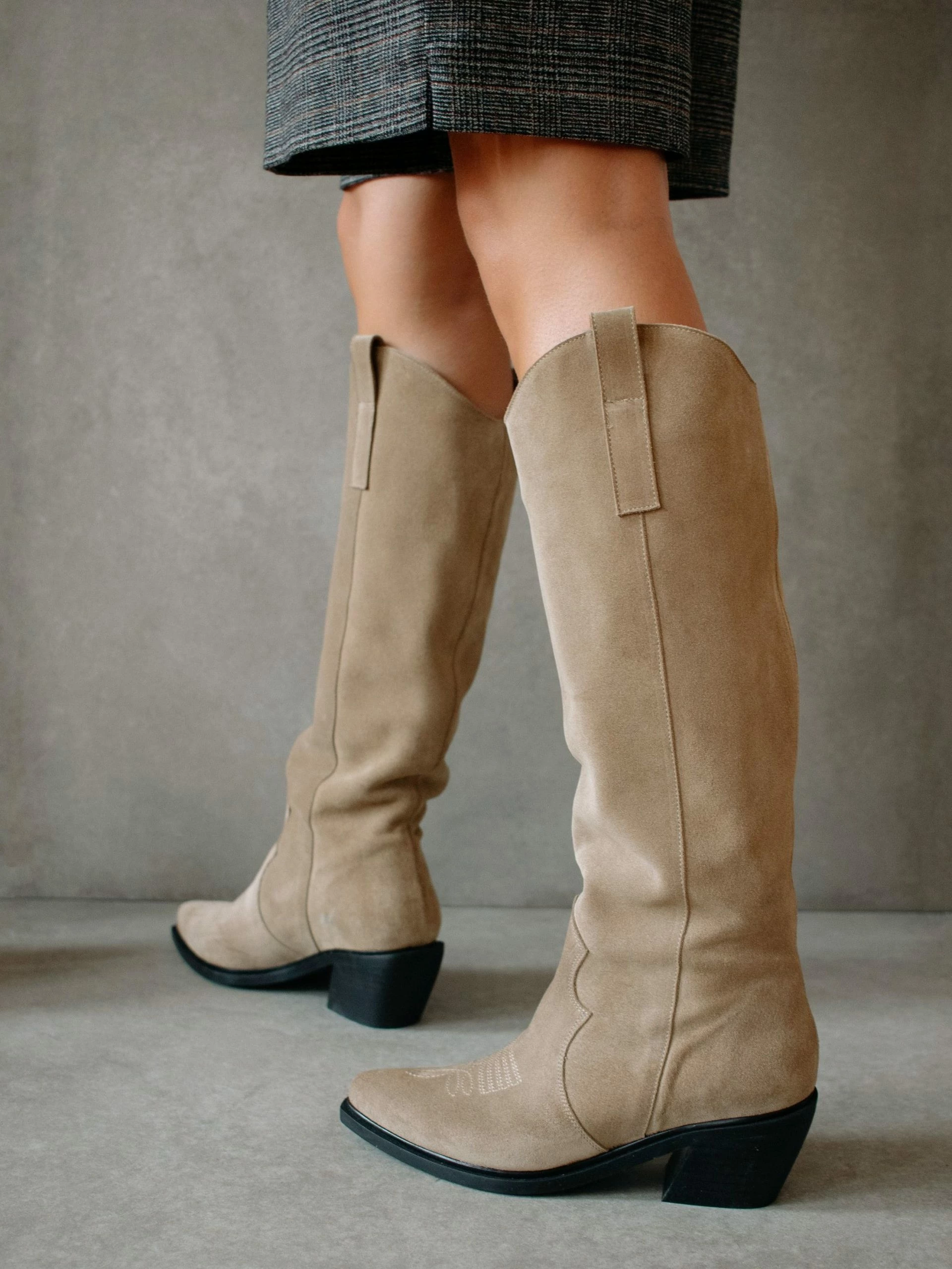 ALOHAS Mount Suede Desert Boot - Image 7