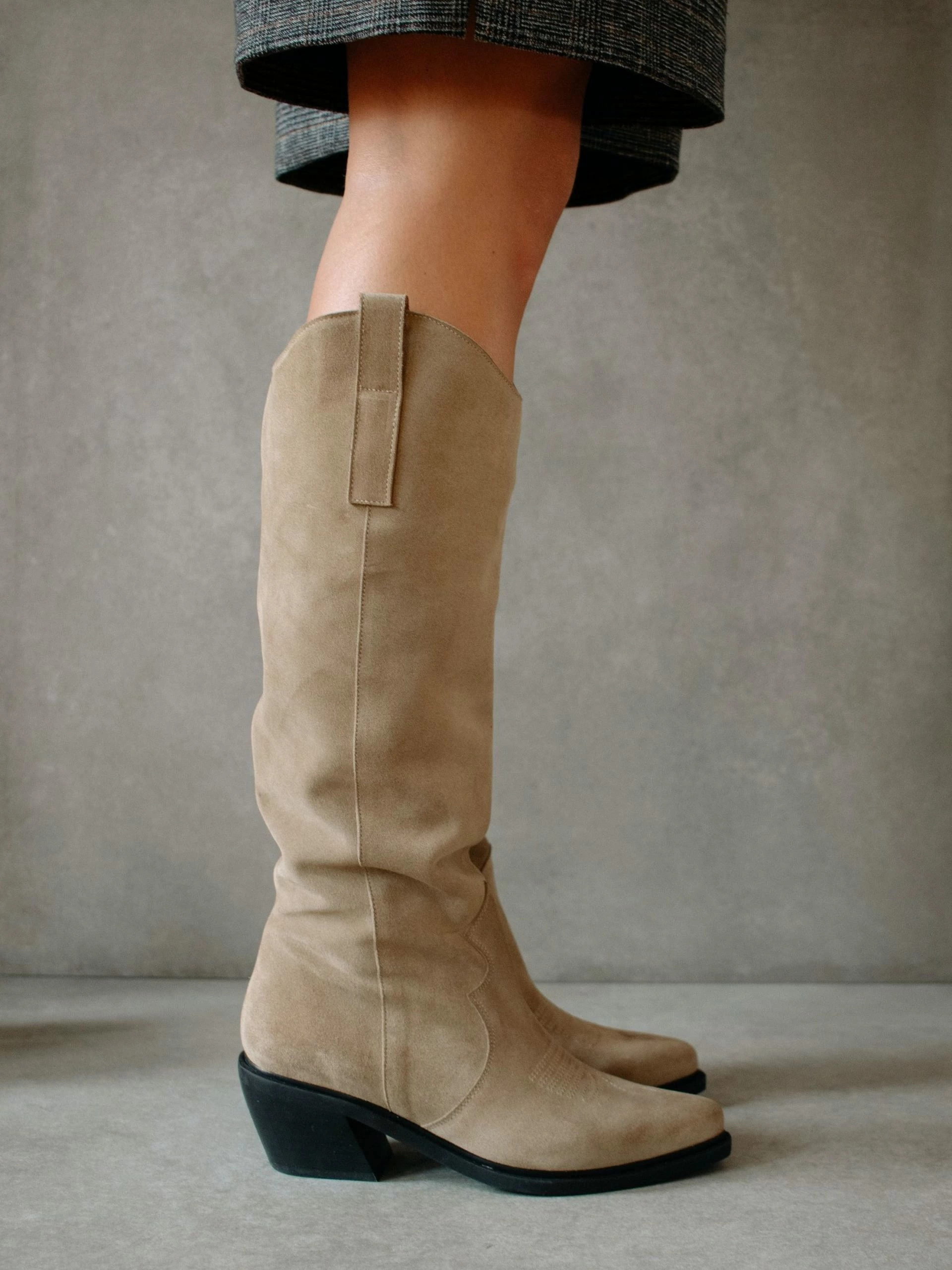 ALOHAS Mount Suede Desert Boot - Image 5