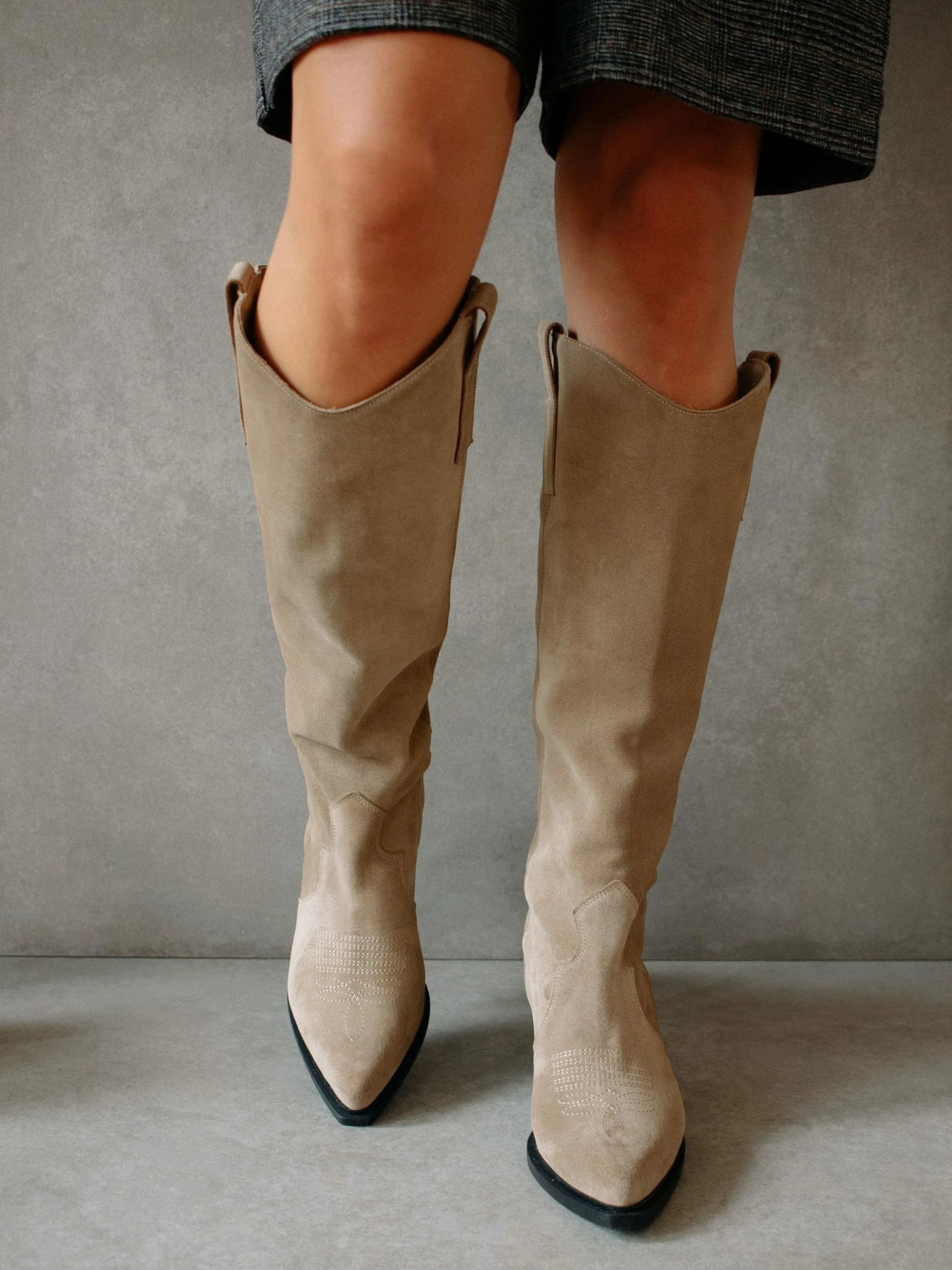 ALOHAS Mount Suede Desert Boot - Image 6