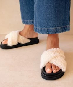 ALOHAS Cloud Black Slipper