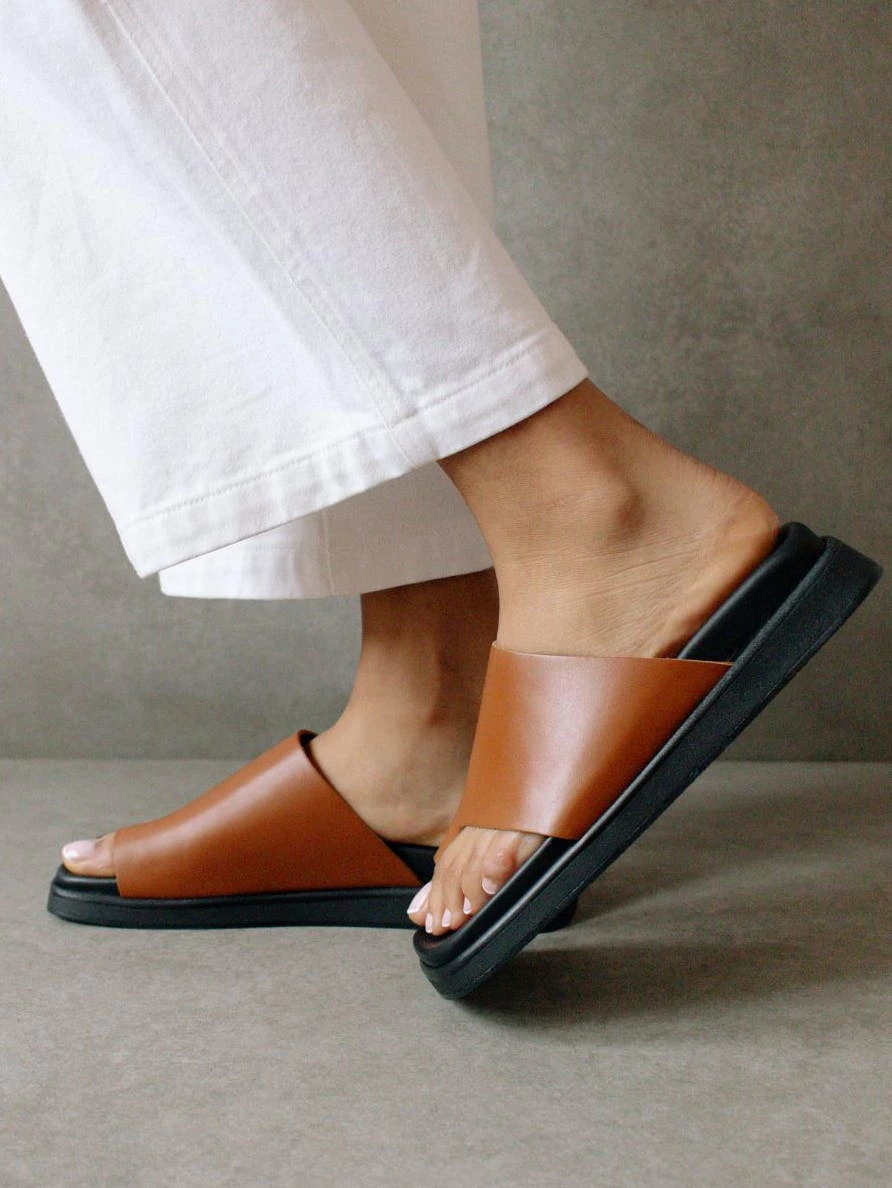 ALOHAS Toe Ring Flop - Tan - Image 7