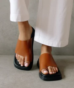 ALOHAS Toe Ring Flop - Tan