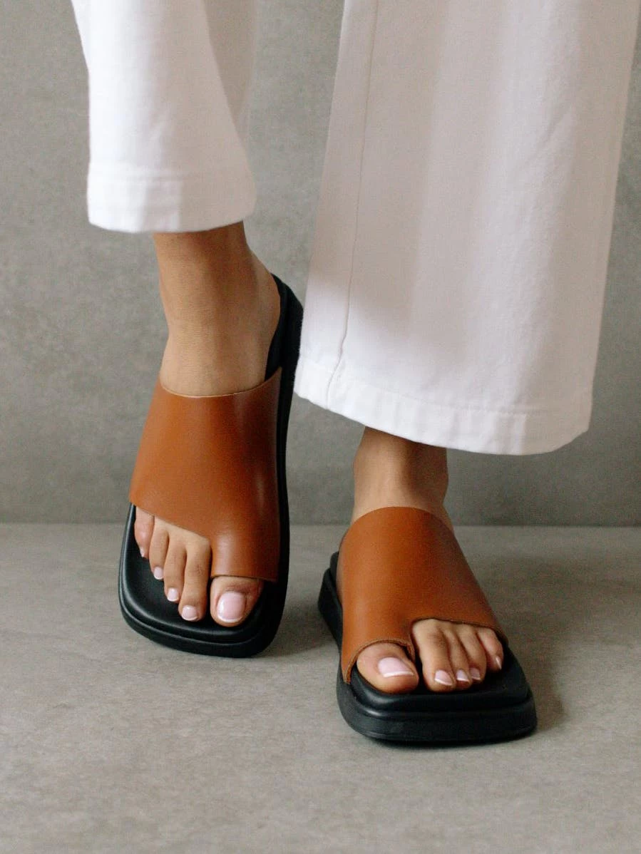 ALOHAS Toe Ring Flop - Tan