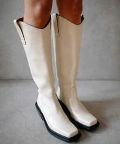 ALOHAS Cattle Ivory Leather Boots