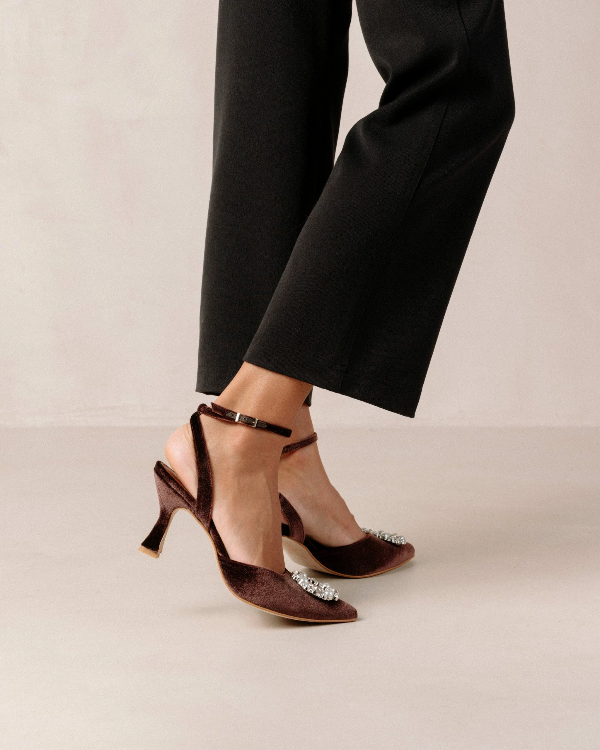 ALOHAS Cinderella Crystal Velvet Coffee Brown Pumps - Image 5