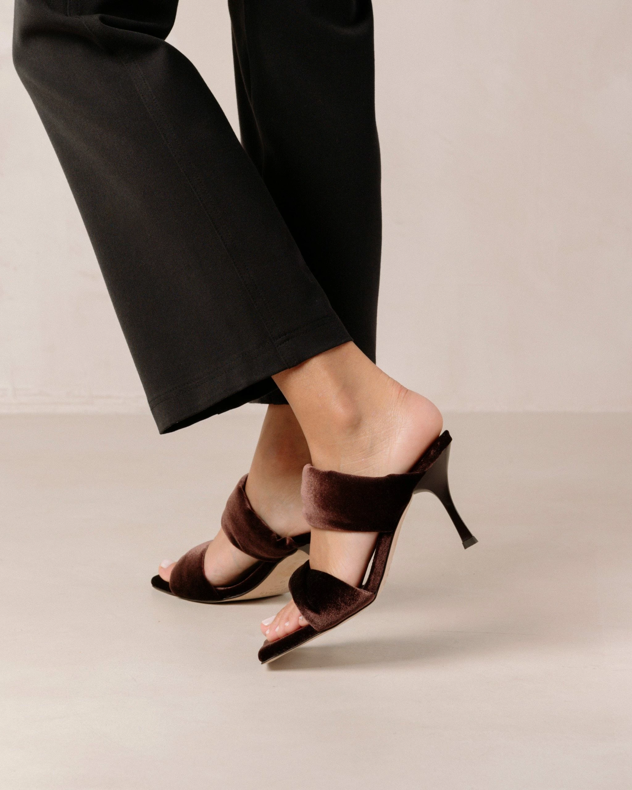 ALOHAS Twist Strap Sandals - Velvet Coffee Brown - Image 2