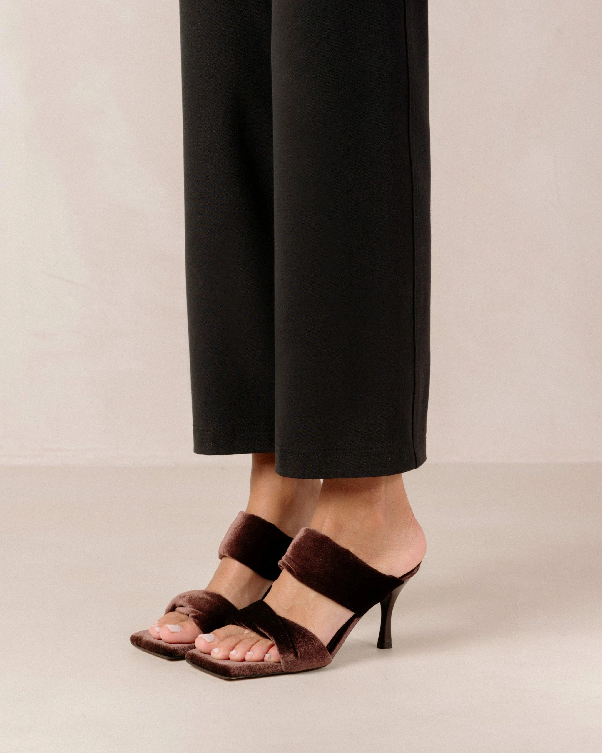 ALOHAS Twist Strap Sandals - Velvet Coffee Brown