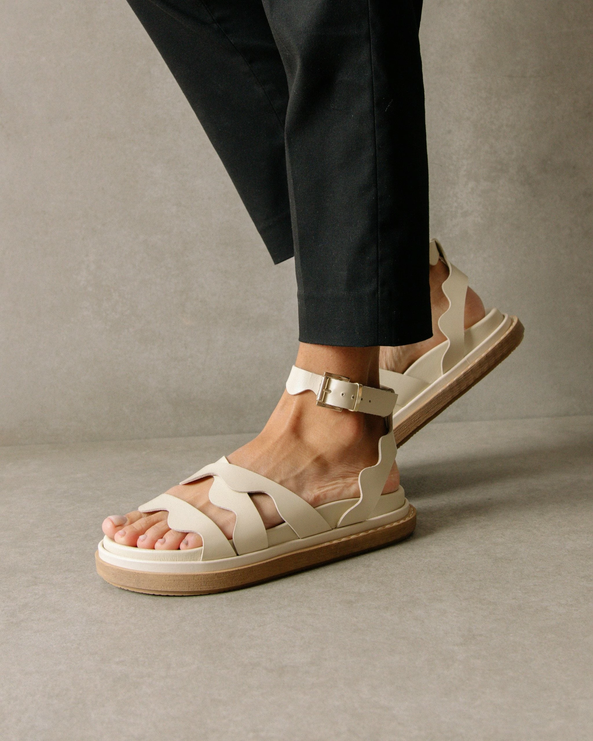 ALOHAS Wavy Ivory Sandals - Image 4