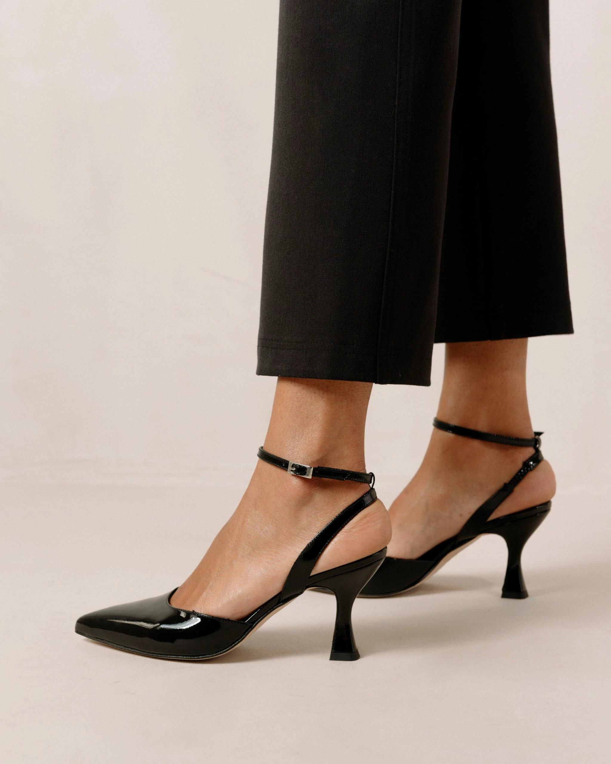 ALOHAS Cinderella Slingback Leather Pumps