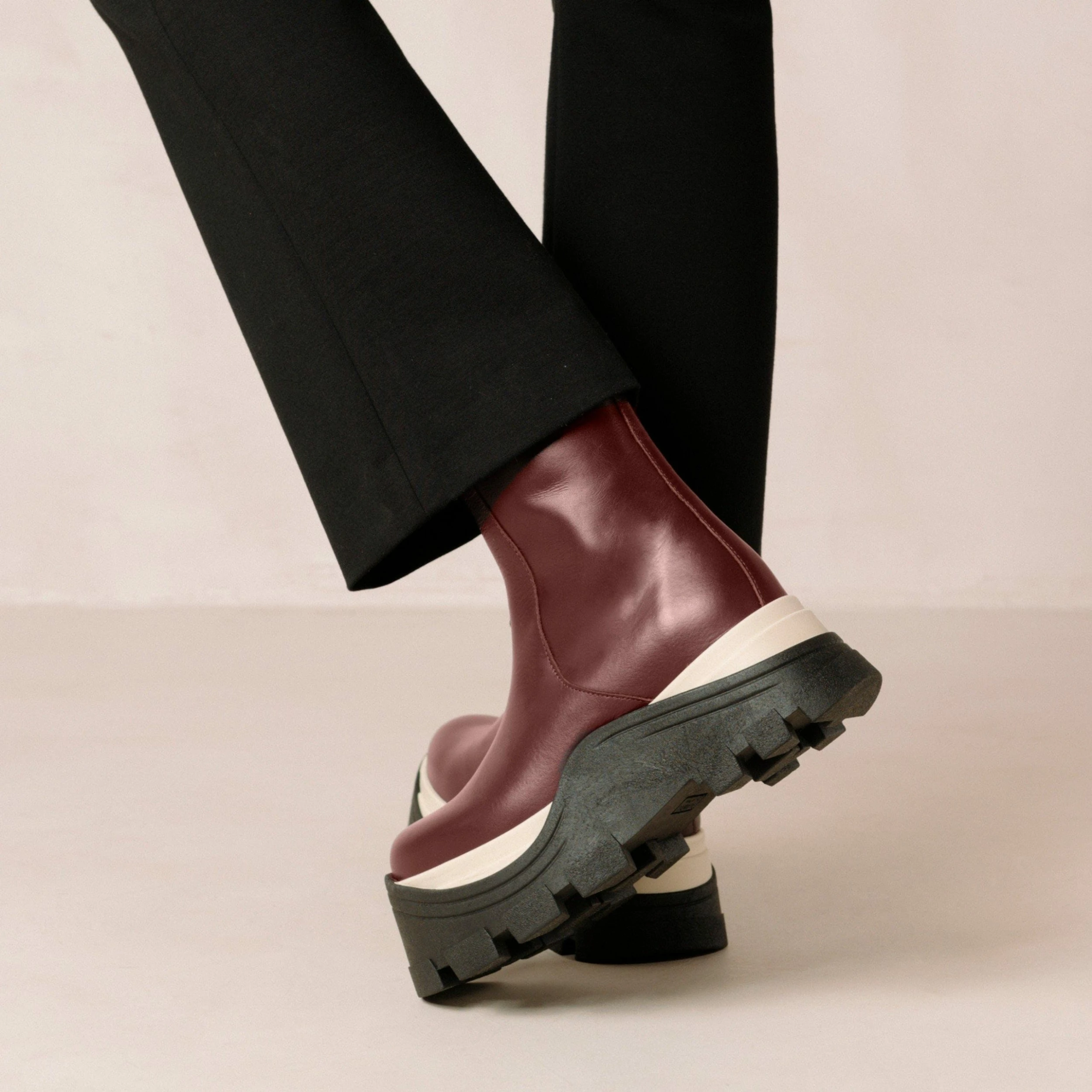 ALOHAS Sapphire Chess Boots - Image 3