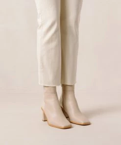 ALOHAS West Leather Boots